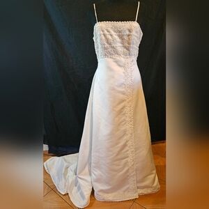 Gorgeous Vintage Majestic Bridal Gown Size 14 - Beaded Lace Bodice, Satin A-Line